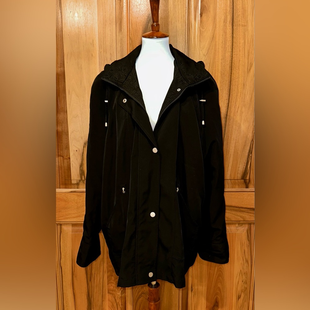 Fitzwright New York/Milan/Paris - Classic Black-on-Black Hooded Jacket, EUC 3X